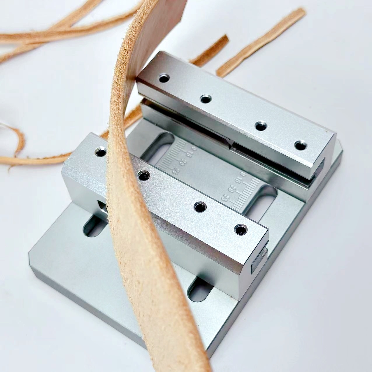 آلة تشذيب حواف الأحزمة، أداة ت - مراجعة Leatherwork Machine وسعره
